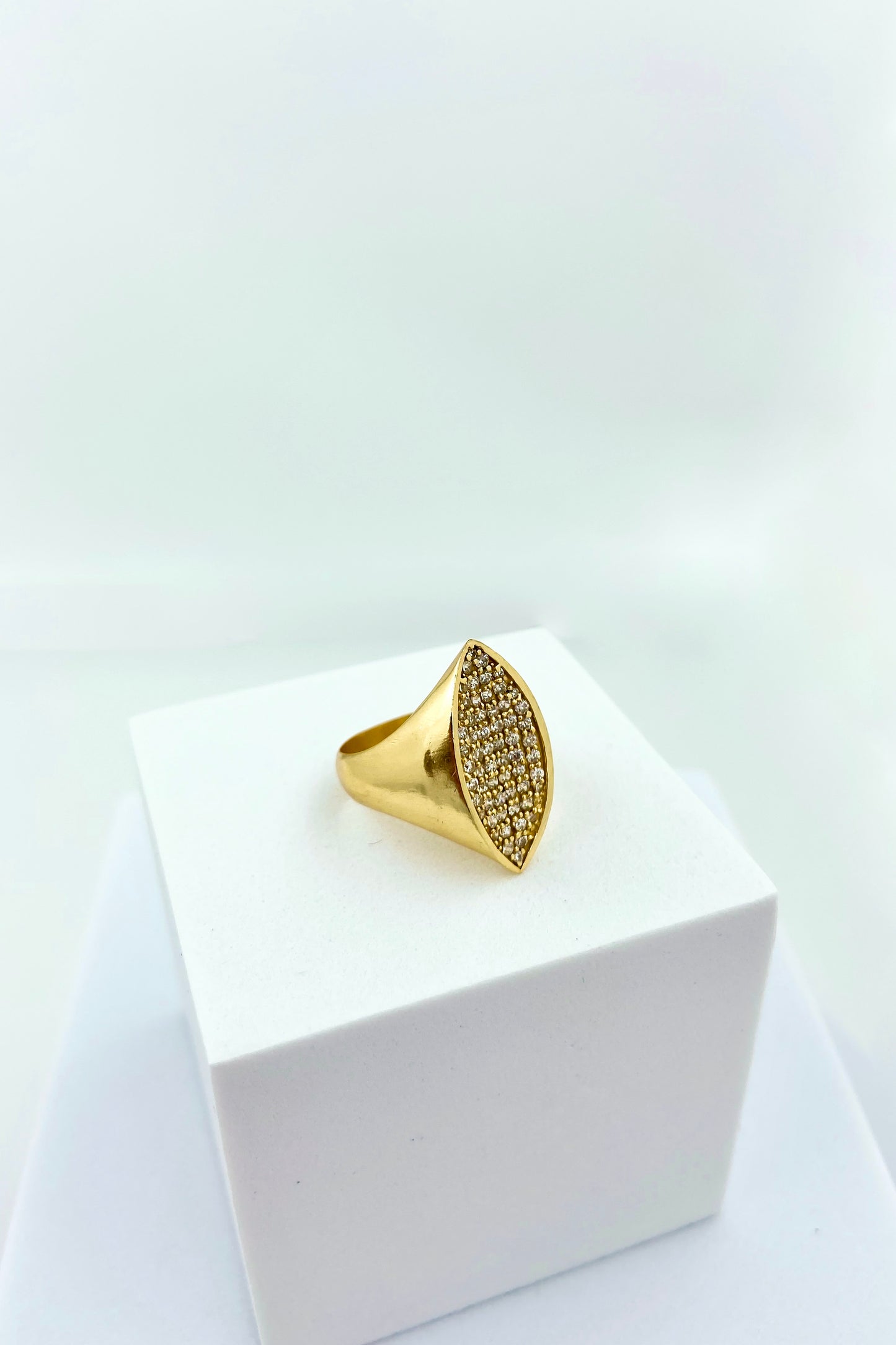 Lisa Pave Ring